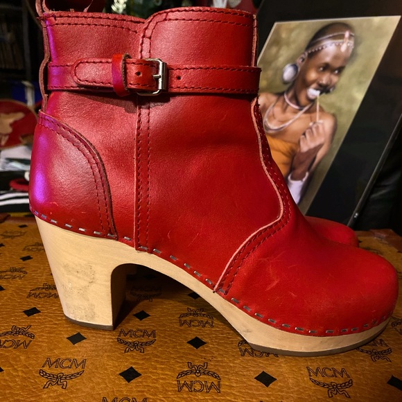 Swedish Hasbeens Shoes - SWEDISH HASBEENS❤️Clog Booties, 39